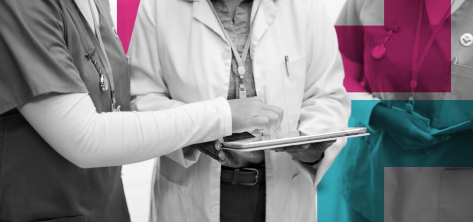 SINGLE-IMAGE_squares-doctor-and-nurse-check-tablet_aug25