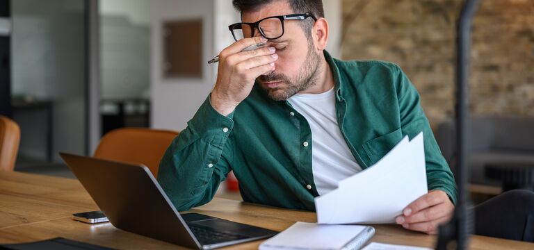 /bynder-asset/bynder:233FB4A9-AD74-4DC5-AC6E654F1785E067/Landscape_MD/COLOUR-IMAGE_man-frustrated-at-laptop_jun26.jpg?1782298777000