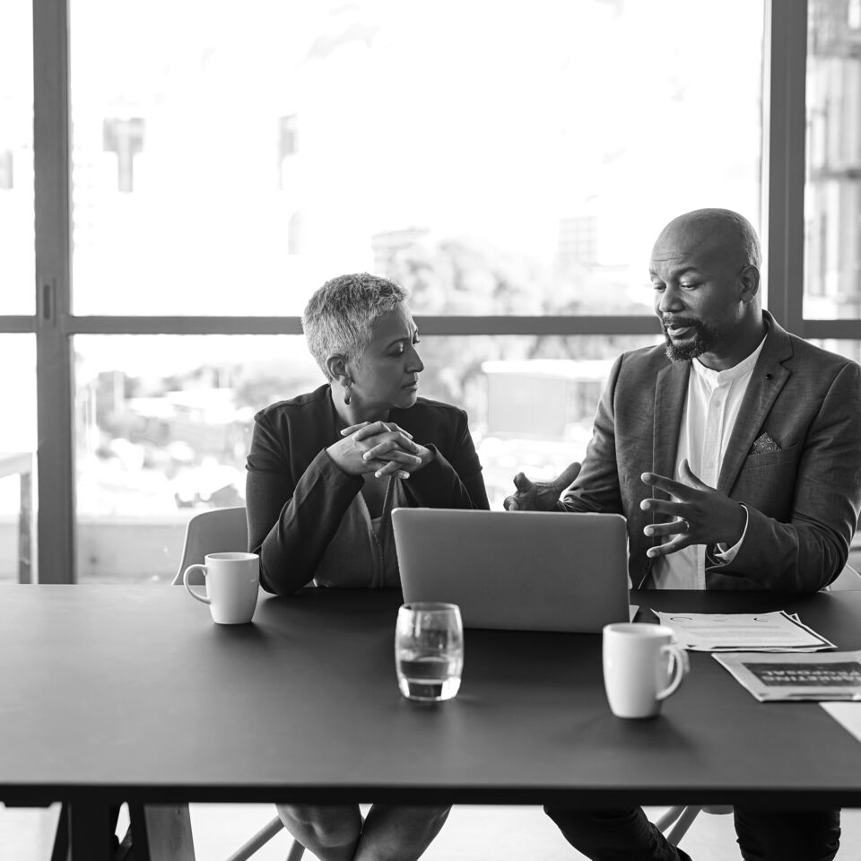 SINGLE-IMAGE_male-female-conversation-laptop_apr24