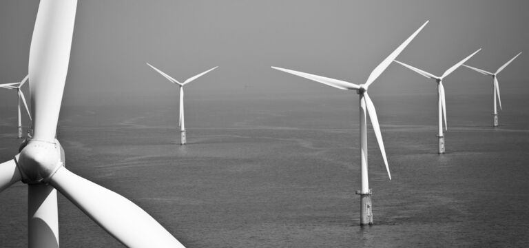SINGLE-IMAGE_offshore-wind-farm-turbines_nov23