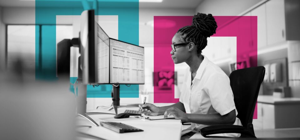 SINGLE-IMAGE_squares-doctor-working-at-computer_aug25