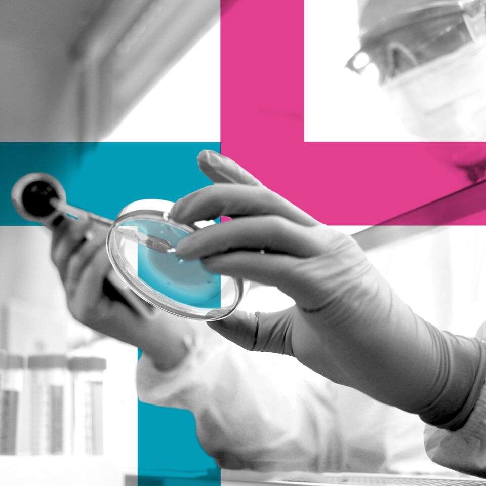 SINGLE-IMAGE_squares-lab-technician-testing-sample-alt_aug24