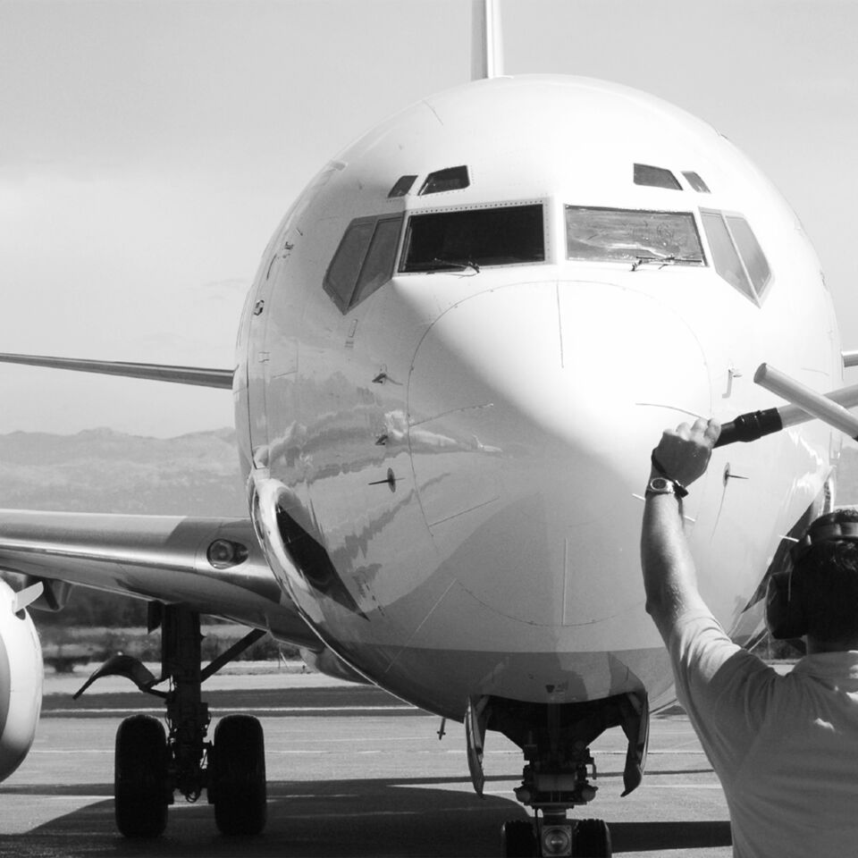 SINGLE-IMAGE_air-marshall-passenger-jet-on-runway_feb24