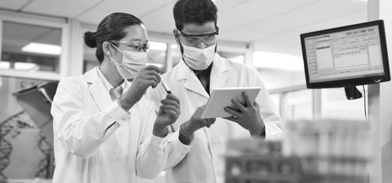 /bynder-asset/bynder:95854448-AE5D-4BD4-A2B2AA6B045A68CF/Landscape_MD/SINGLE-IMAGE_discussing-over-digital-tablet-at-laboratory_mar25.png?1749636740000