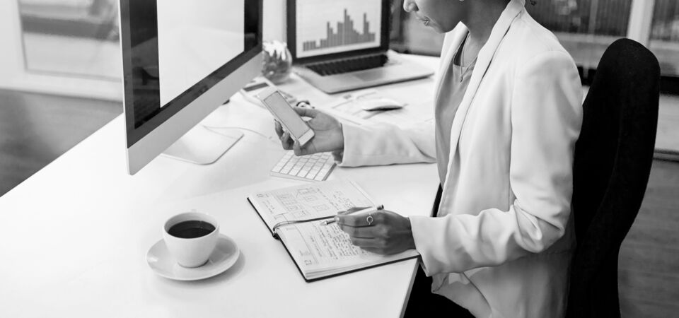 SINGLE-IMAGE_woman-accountant_oct23