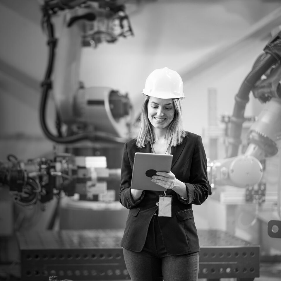 SINGLE-IMAGE_women-safety-manager-with-tablet_apr24