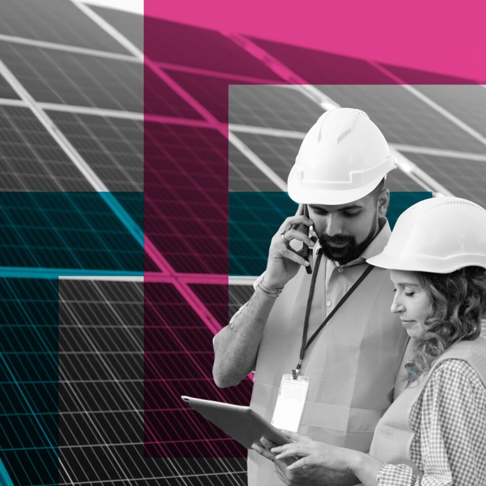 SINGLE-IMAGE_squares-workers-with-tablet-solar-panels_nov23